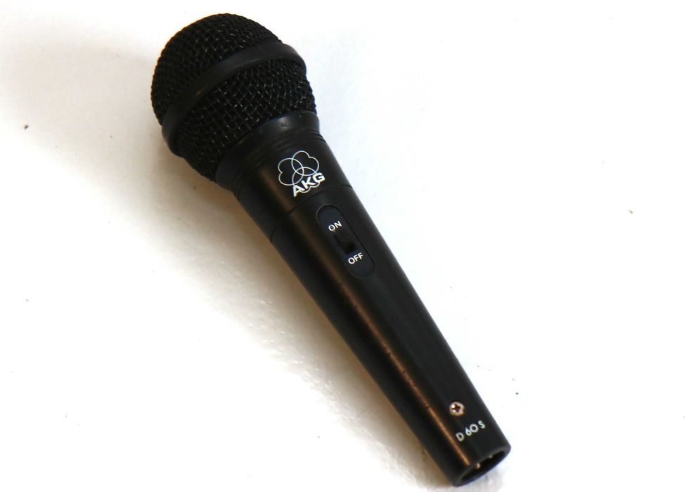 Microfone AKG D60s a funcionar na perfeição