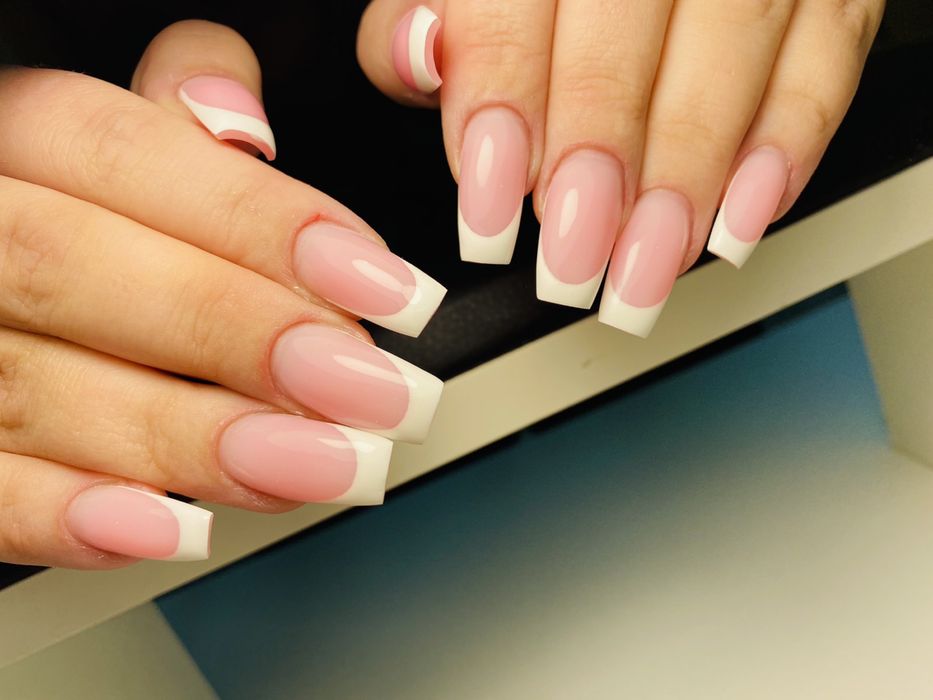 АКЦІЯ!Манікюр+гель лак-349.Педикюр-399Нарощення-499.Корекція-300Брови