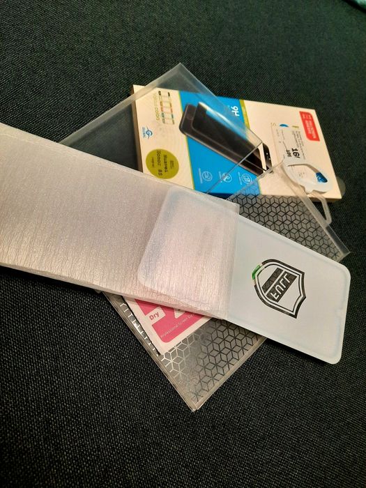 Защитное стекло на Honor 8S