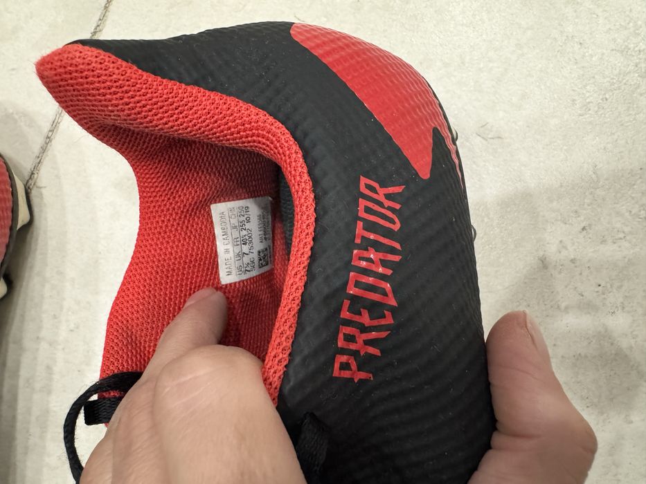 Кросівки доя футболк Adidas 40 predator