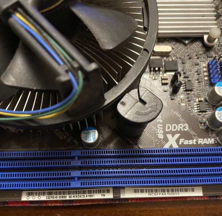 Материнська плата ASRock H61M-VG3 б/у: 600 грн. - Комплектующие и ...