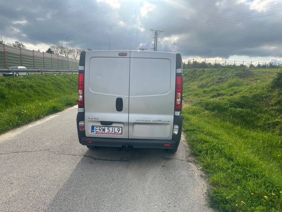 Opel Vivaro Trafic long