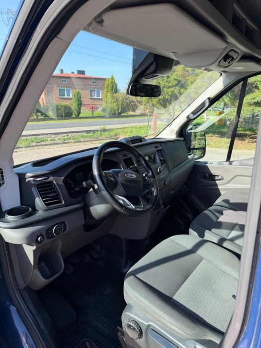 Wynajem busa 9-osobowego wypożyczalnia Transit Expert Jumpy Proace Trafic