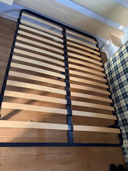 Oportunidade camas novas 140x190 e 90x190 com colchão incluído.