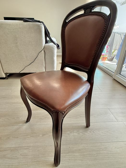 Mesa de jantar extensível + 8 cadeiras