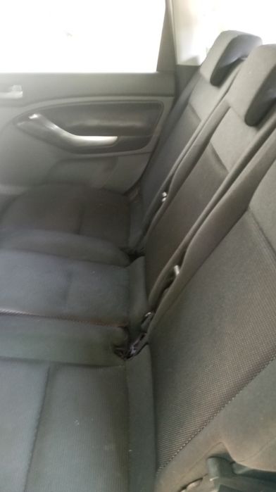 Автомобиль Ford c-max 2009