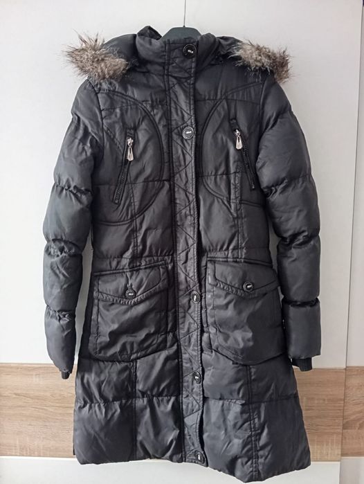 Kurtka czarna damska długa ocieplana zimowa z kapturem