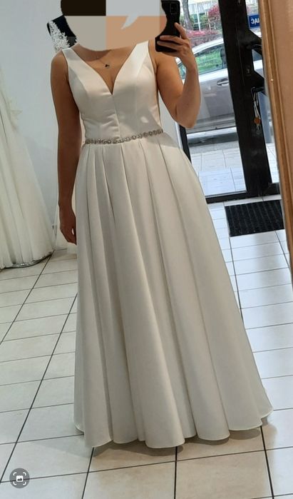 Sprzedam piękną, klasyczną suknię roz. 36