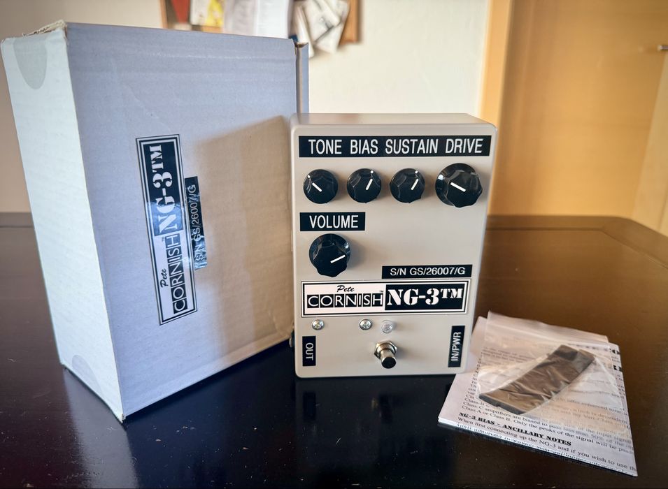 Pete Cornish NG-3 fuzz distortion