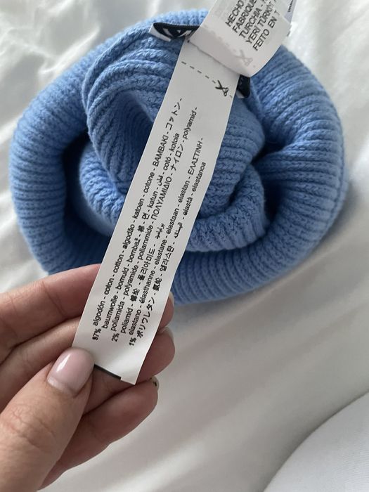 Zara нова шапка синього  кольору