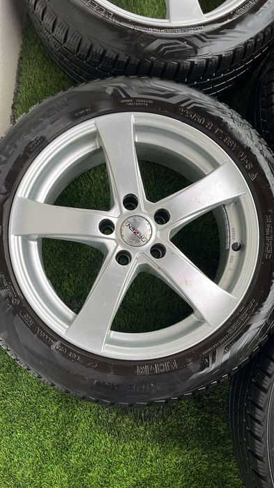 Jantes 17 5×112 com pneus 225/50R17.
Possível envio para Portugal Cont