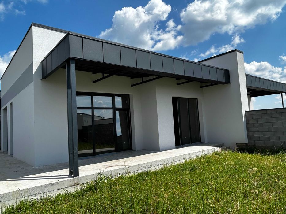 Продам сучасний котедж з міськими комунікаціями на ділянці 4.6 сот. БЕЗ КОМІСІЇ ДЛЯ ПОКУПЦЯ ! ! !