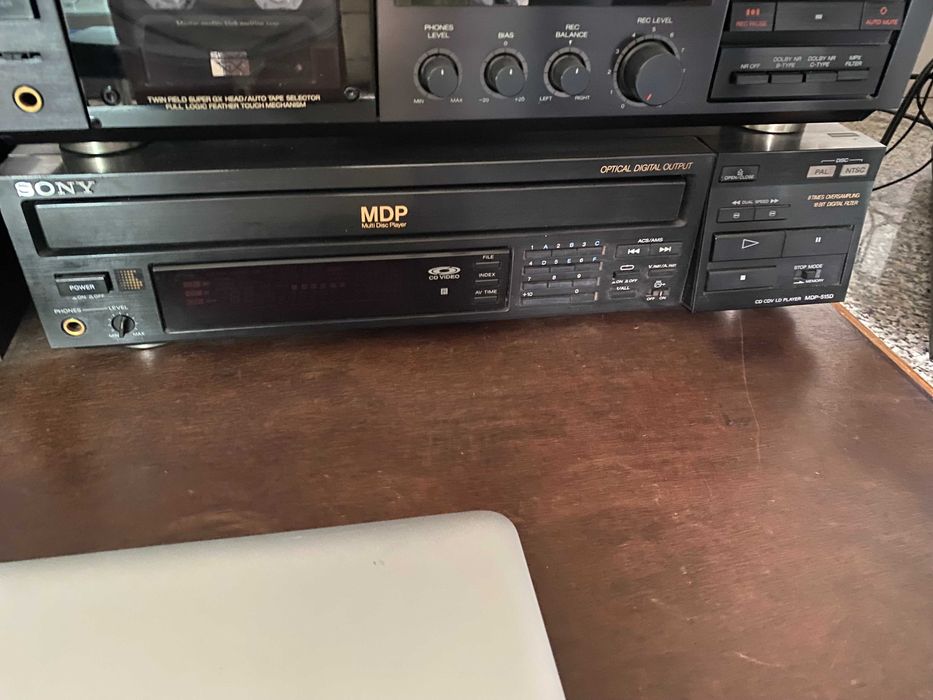 Laser Disc Sony MDP-515D Avariado