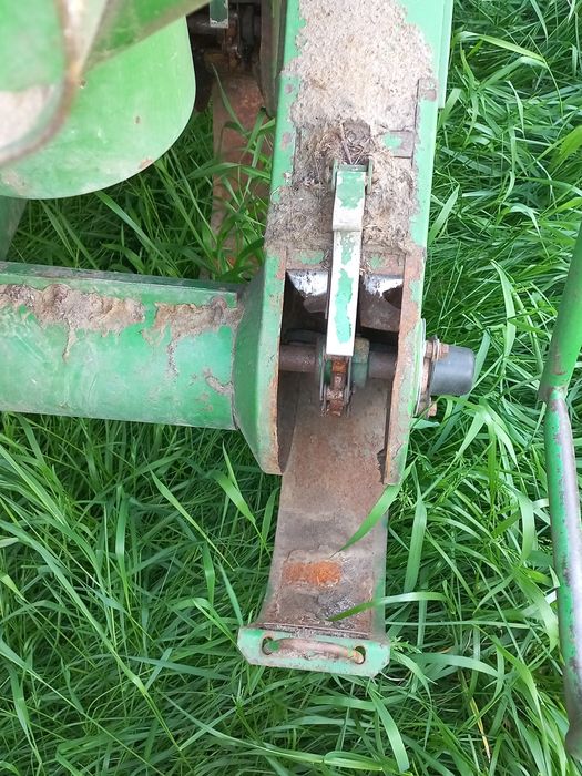 Комбайн John Deere 1042