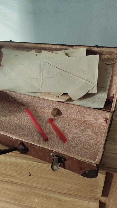 Antiga mala de costura Oliva