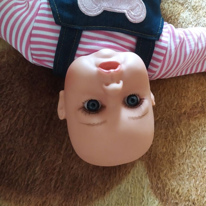 Lalka śpiewająca mówiąca.