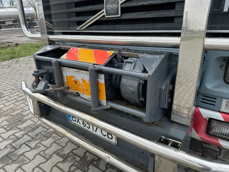 Volvo FH16 520 к.с. | Спецевакуатор для вантажівок | 8x4 | Кран Fassi