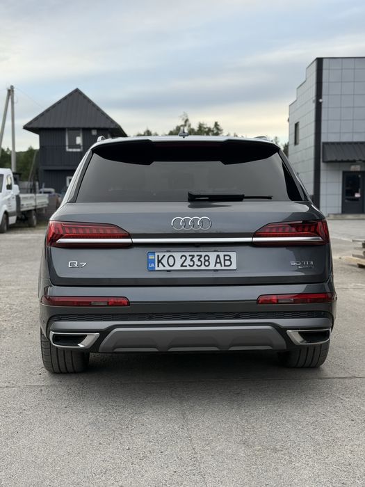 Audi q7.