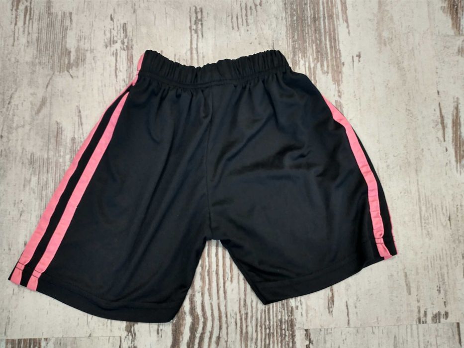 Manchester United Adidas spodenki 116 cm