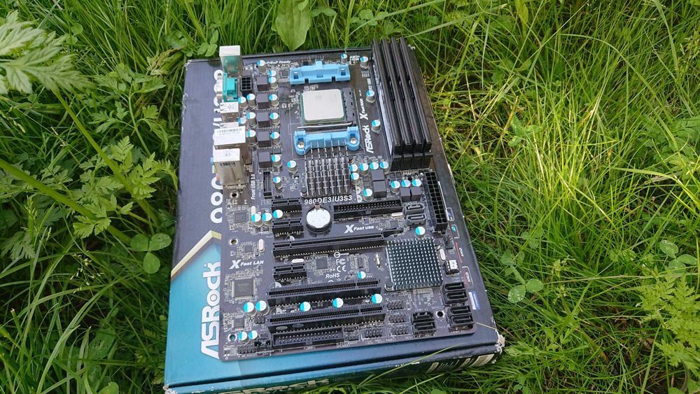 Комплект AM3+ ASRock 980DE3U3S3 + FX8300 + 16 Gb DDR3