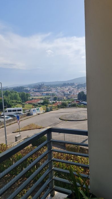 Vende T3 Porto de Mós