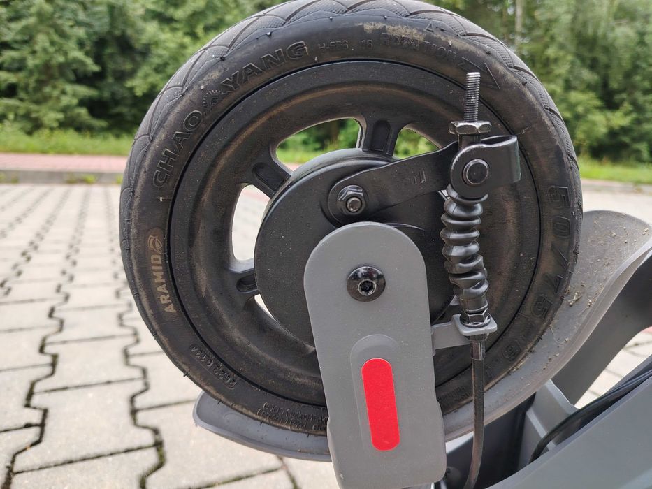 Sprzedam hulajnogę elektryczną.
