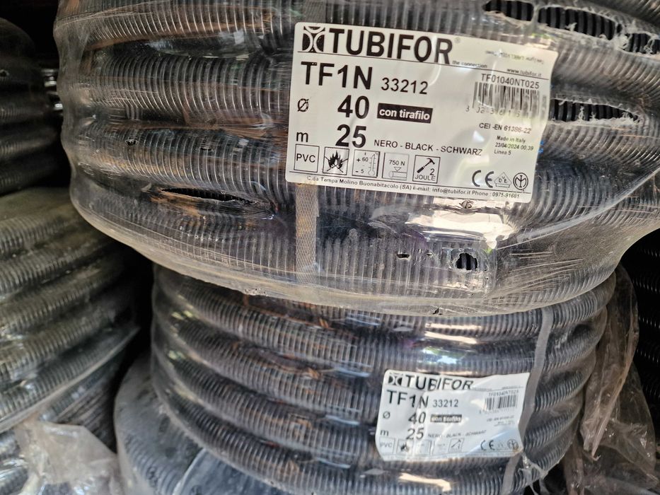 Rura karbowana 750N fi 25, 28, 40/33 czarna z pilotem