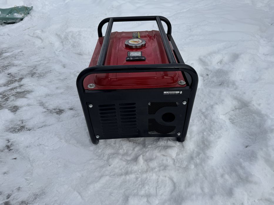 Продам бензиновий генератор KW6500JC