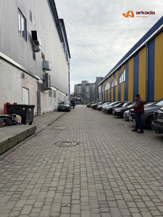 Оренда приміщення біля Сільпо на вулиці Мазепи. 653м2.