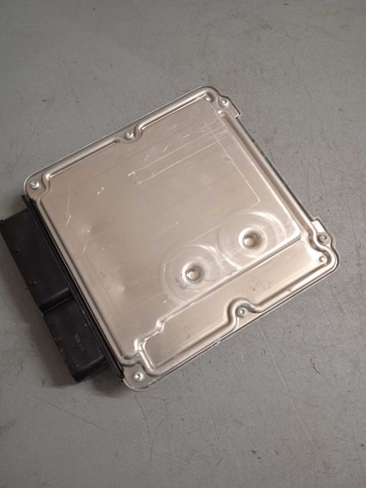 Komputer sterownik silnika 2.5 TDI VW Transporter T5