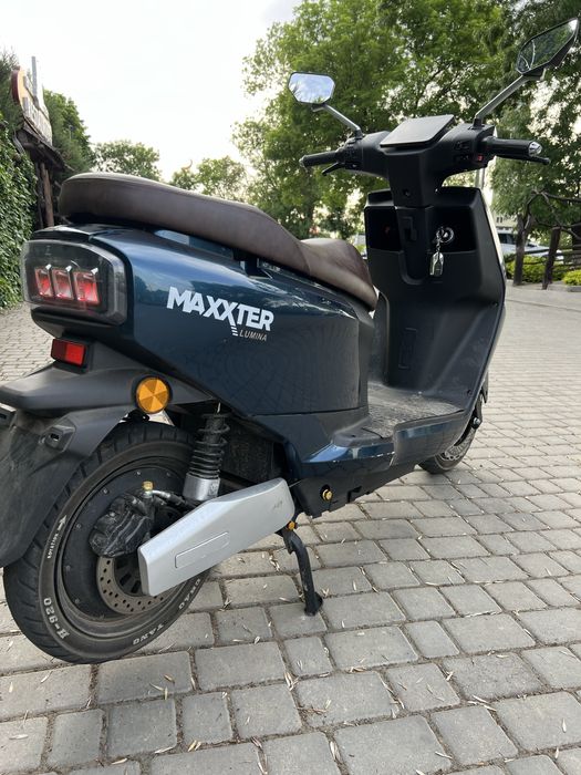 Продам электро скутер по всем вопросам звоните запас хода 70,80