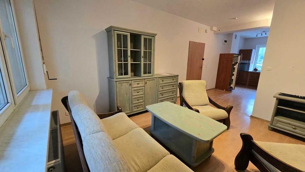 Częściowo umeblowane mieszkanie w centrum/ w cenie opłata do wspólnoty