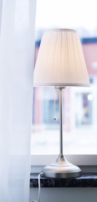 Candeiros de cabeceira IKEA em muito bom estado