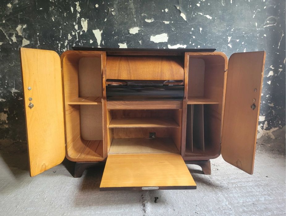 Komoda art deco   szafka gramofonowa Jindrich Halabala
