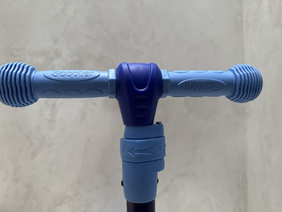 Продам дитячий самокат