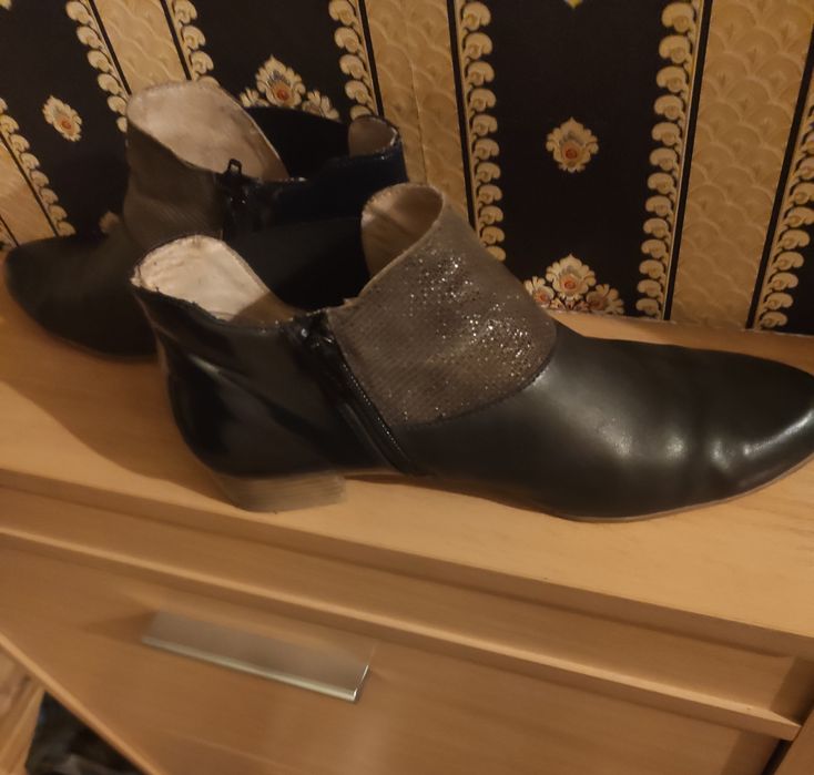 Botki granatowe ze skóry nat. 39