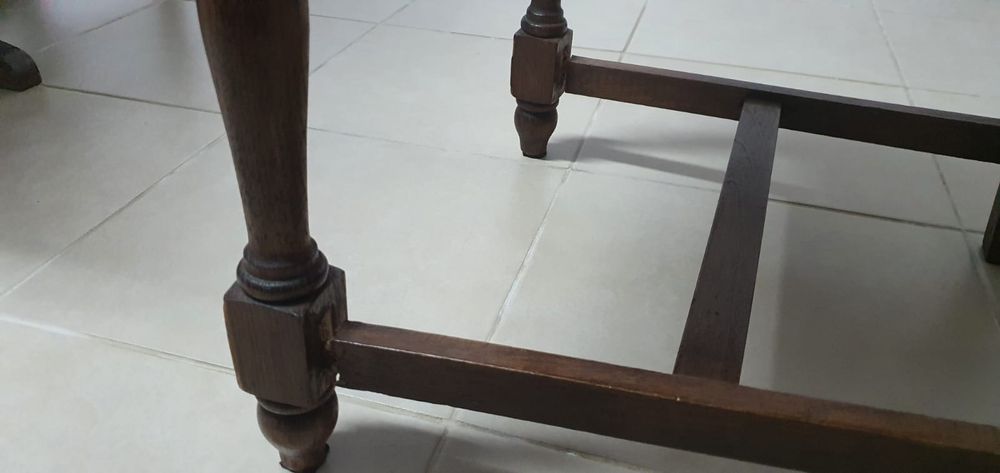 Mesa de jantar + 6 cadeiras