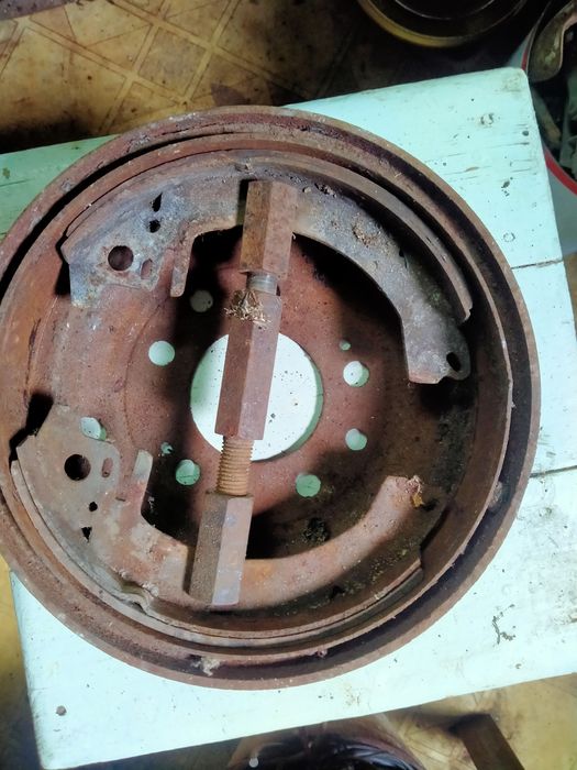 Приспособление  для ремонта колодок