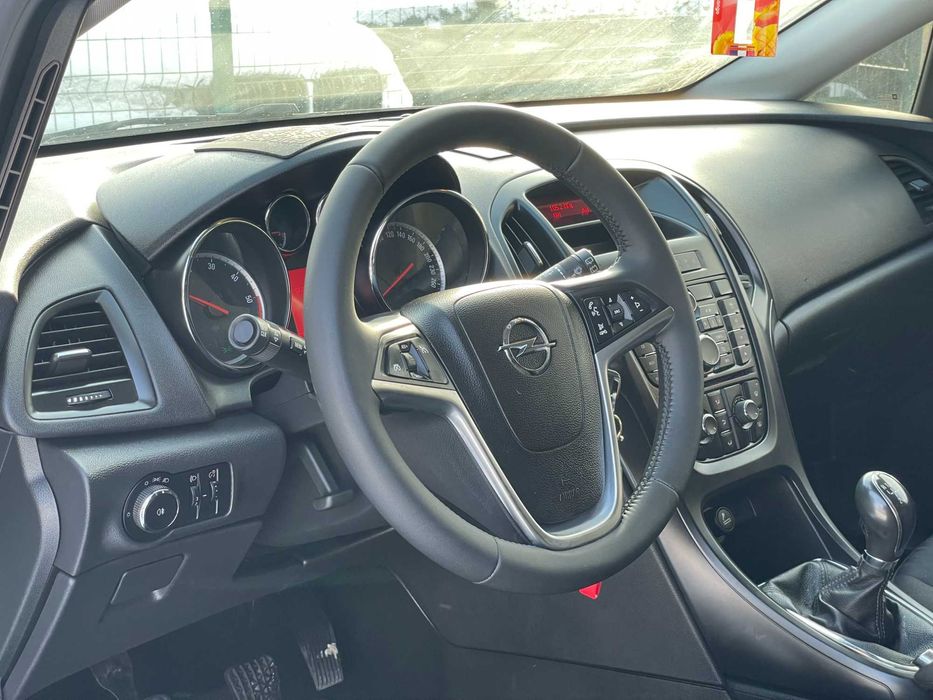 Opel Astra 2011 дизель