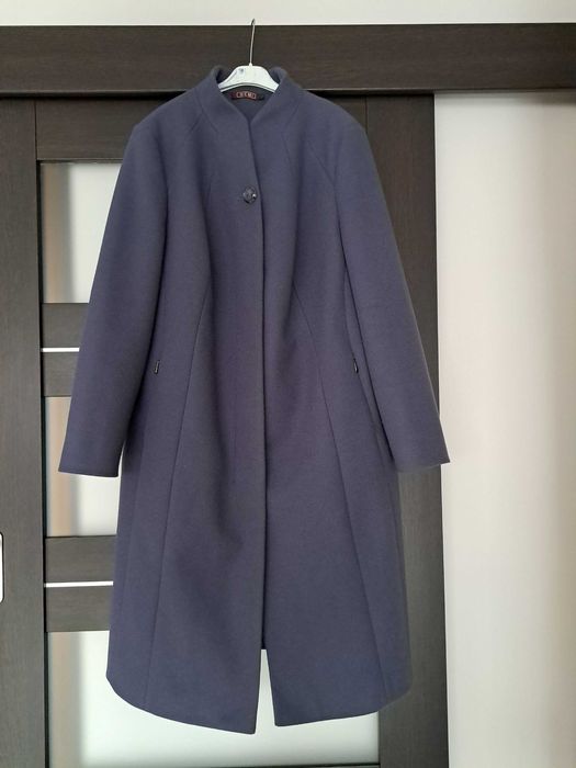 Śliczny długi zimowy płaszcz, Sebi, r. 50/5XL?