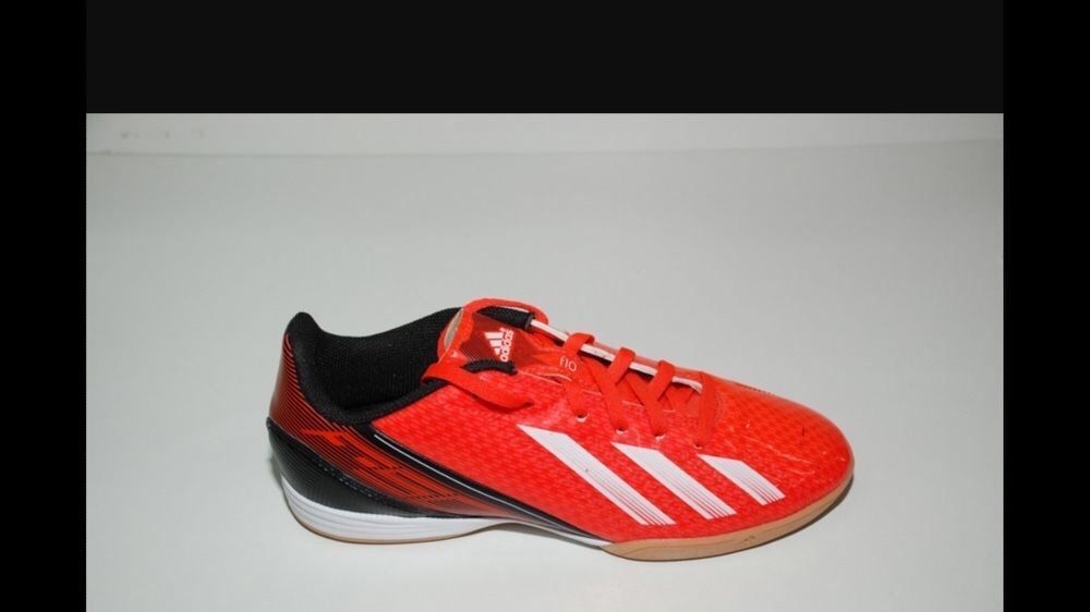 Кроссовки Adidas Q33860 футбольные  разм.в стельки 19,5 см. Р. 32