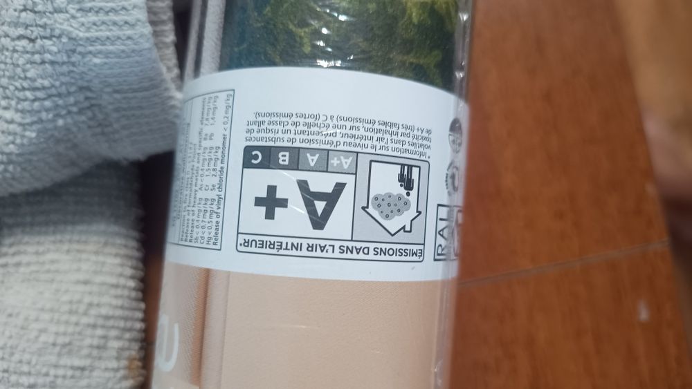 Tapety dwa rodzaje cena za rolkę