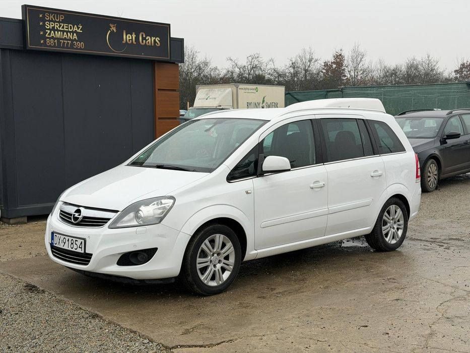 Opel Zafira B  1.8 Benzyna/2012r/Xenon/7-osób/Navi/Hak/PDC/Alu/Zamiana