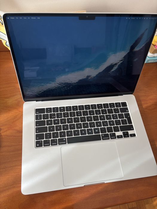 Macbook Air M2 15,5" 16gb RAM 256 GB SSD - (Como Novo)