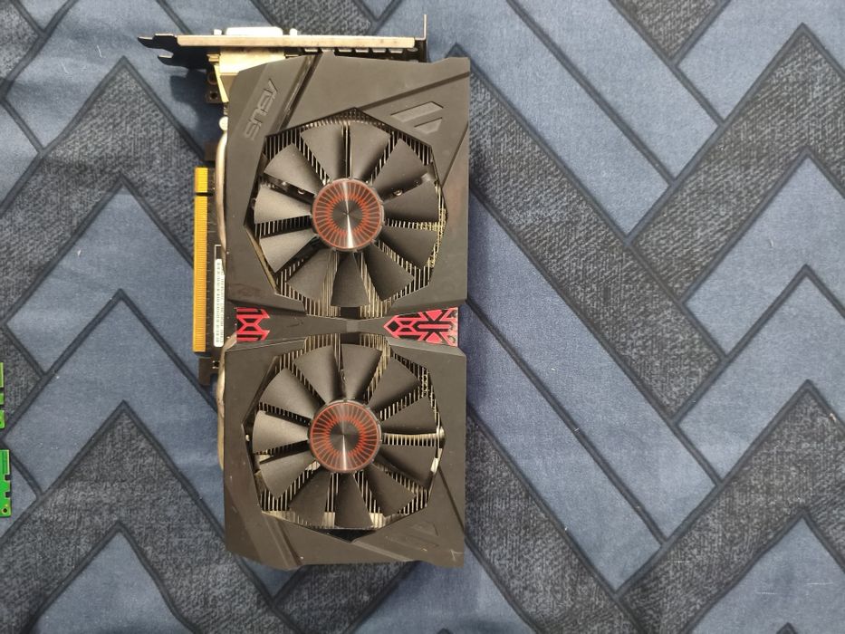 Conjunto de componentes eletrônicos