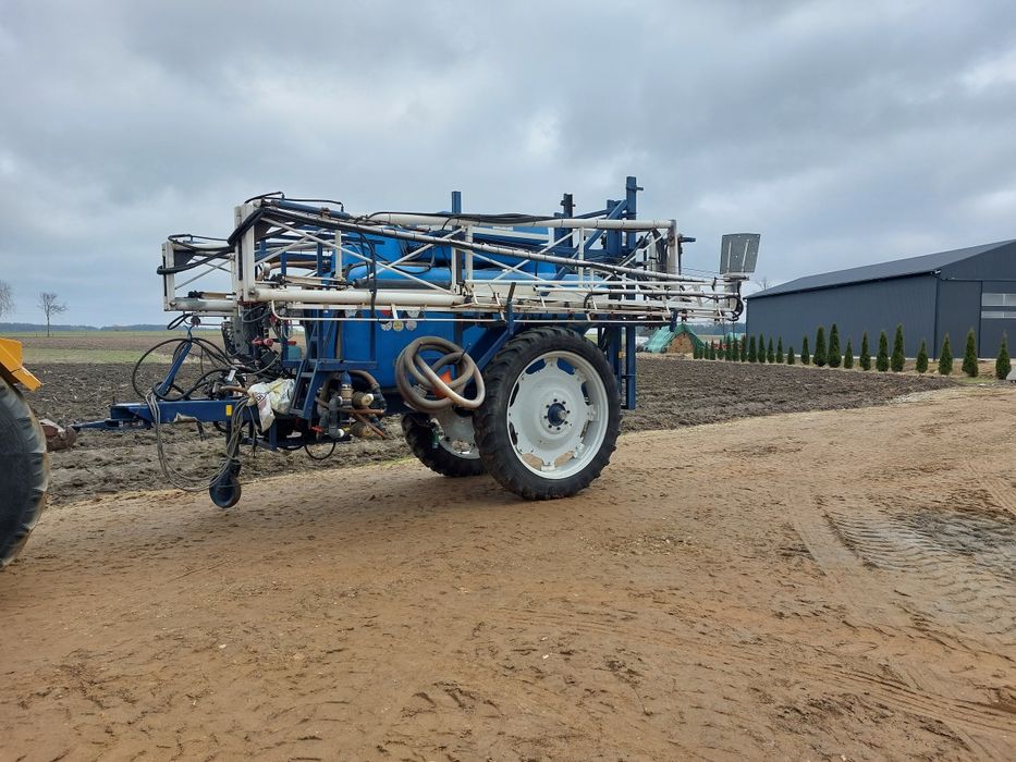 Opryskiwacz ciągany Siegier