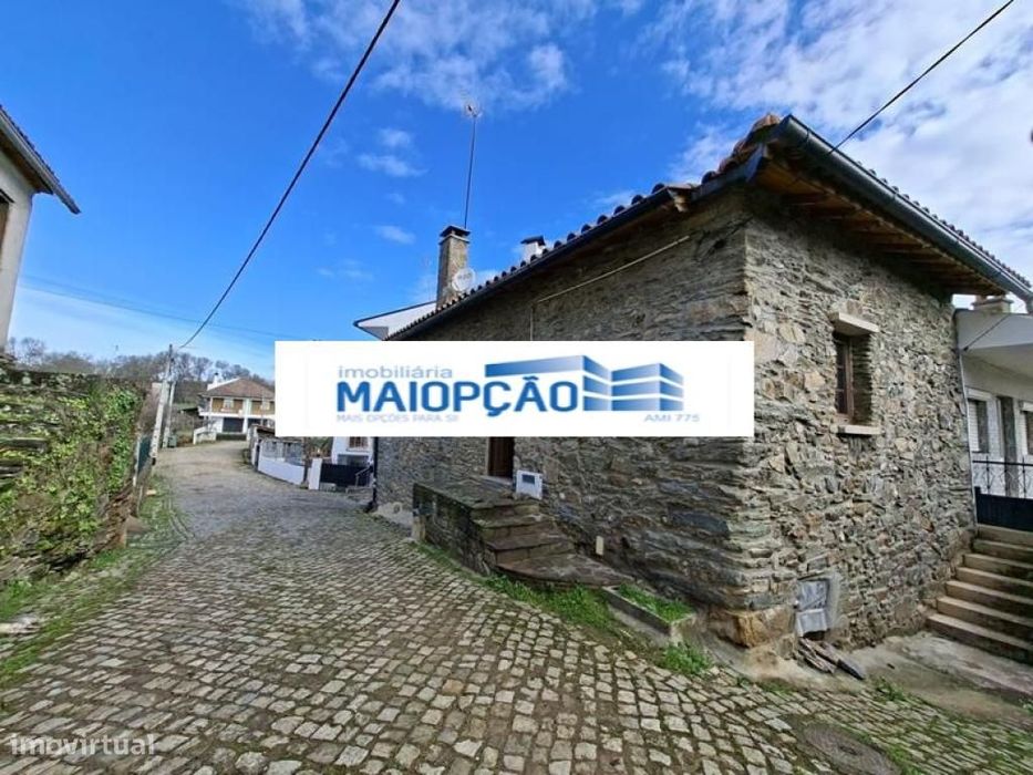 Venda - Moradia — Sé, Santa Maria E Meixedo, Bragança