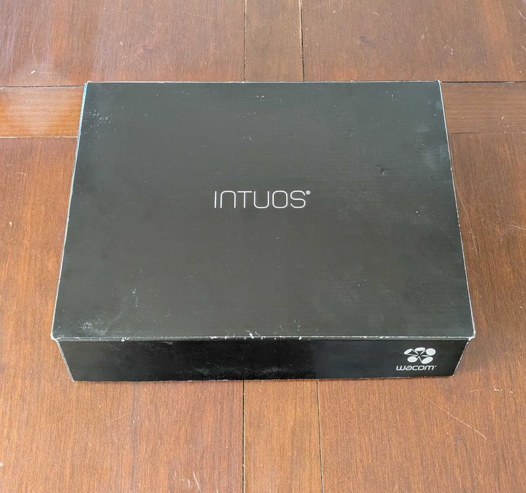Wacom Intuos small white
