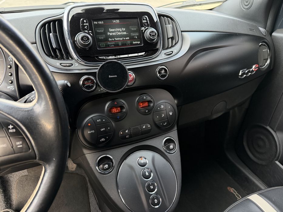2017 FIAT 500e електромобіль