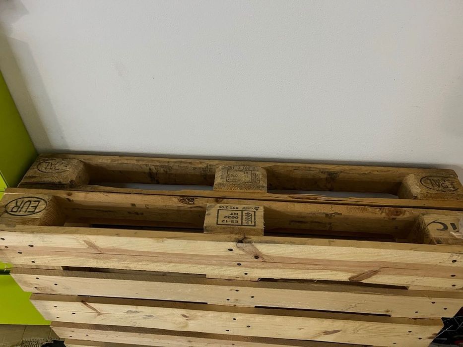 Pallets de madeira para transportes (2 unidades)